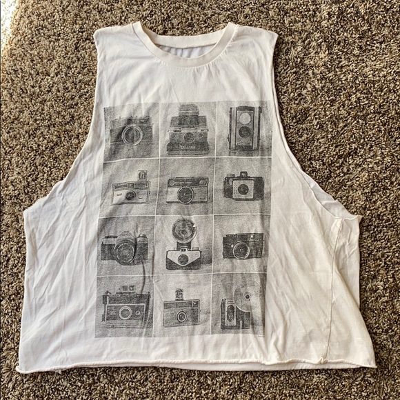 Brandy Melville Rare Camera Muscle Tee Sleeveless - Picture 1 of 4